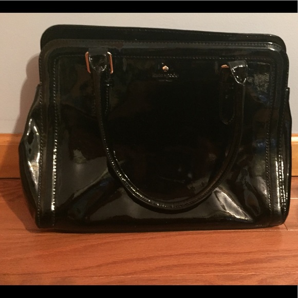 SOLD Kate Spade Carlisle patent leather purse - Picture 6 of 8